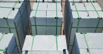 赣州 芝麻白花岗岩5公分地铺石 花岗岩厂家工厂装车日常