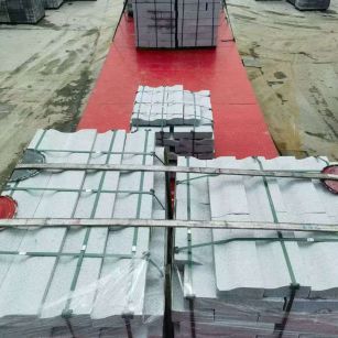 赣州 芝麻白仿形加直形路沿石出货日常