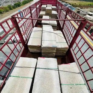 赣州 黄金麻花岗岩荔枝面，光面毛板装车完成