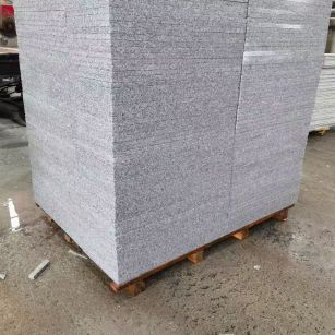 赣州 芝麻白火烧面1.8厚300*600地铺石，尺寸标准，厚薄均匀