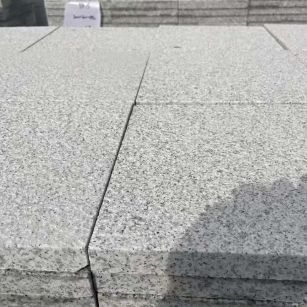 赣州 白麻花岗岩石材推荐 荔枝面地铺石