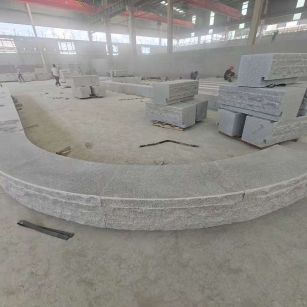 赣州 芝麻白异形坐凳，自然面光面弧形加工