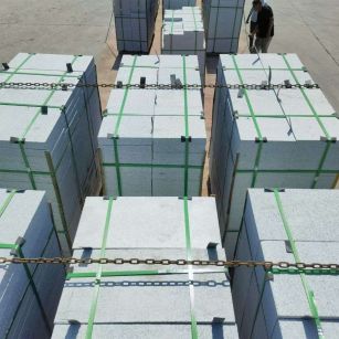 赣州 芝麻白花岗岩5公分地铺石 花岗岩厂家工厂装车日常