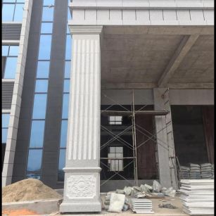 赣州 芝麻白光面花岗岩门楼大柱（罗马柱）配雕花底座