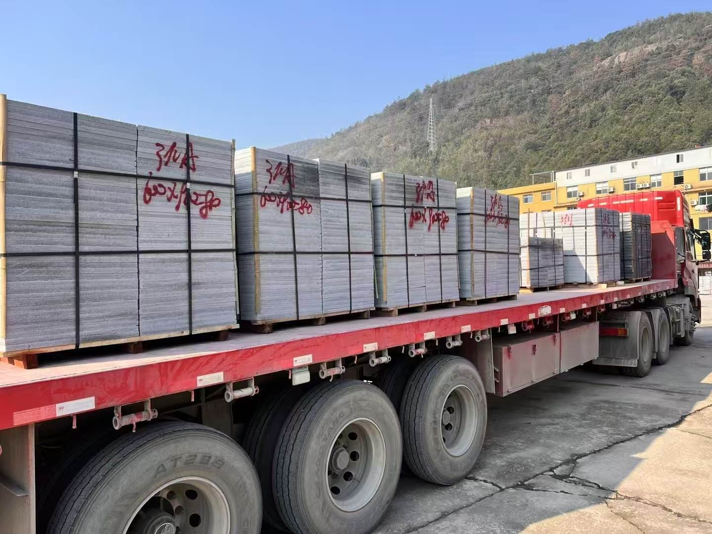 赣州 芝麻灰地铺石出货日常