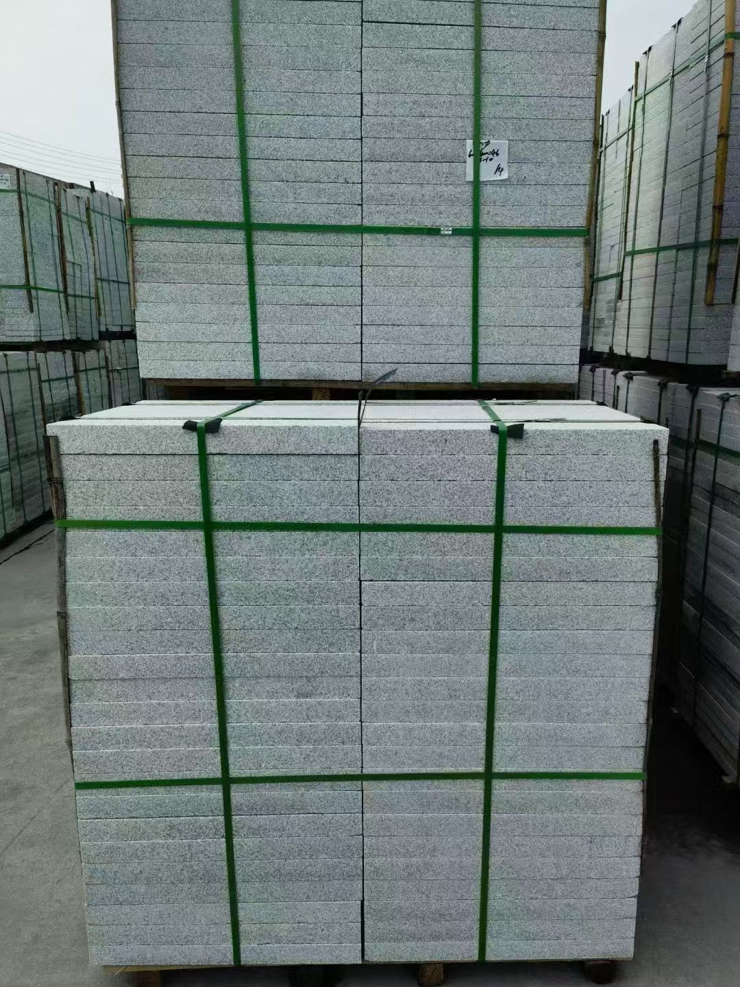 赣州 芝麻白火烧，园林广场市政工程地铺石，1.8~5.0厚均有现货