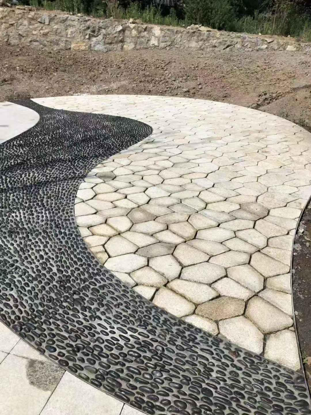 赣州 黄金麻冰裂纹地铺石工地铺装案例