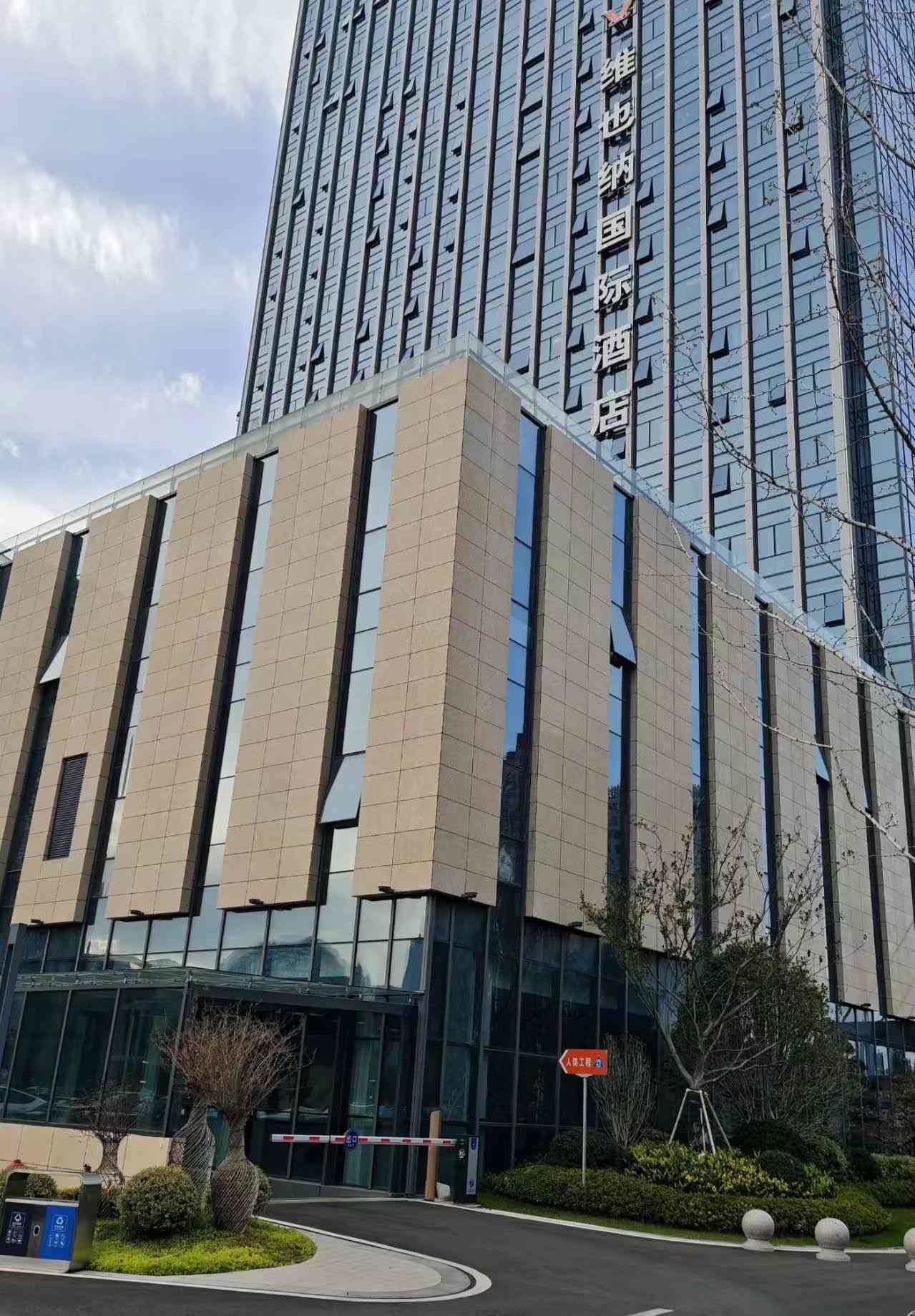 赣州 黄金麻花岗岩外墙干挂