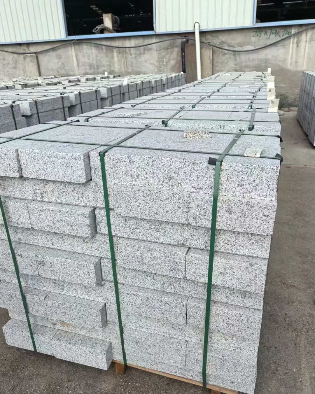 赣州 白麻花岗岩路沿石，弧形路沿石，道牙石，马路牙子，界石，路缘石，平沿石，直岩石，平缘石等