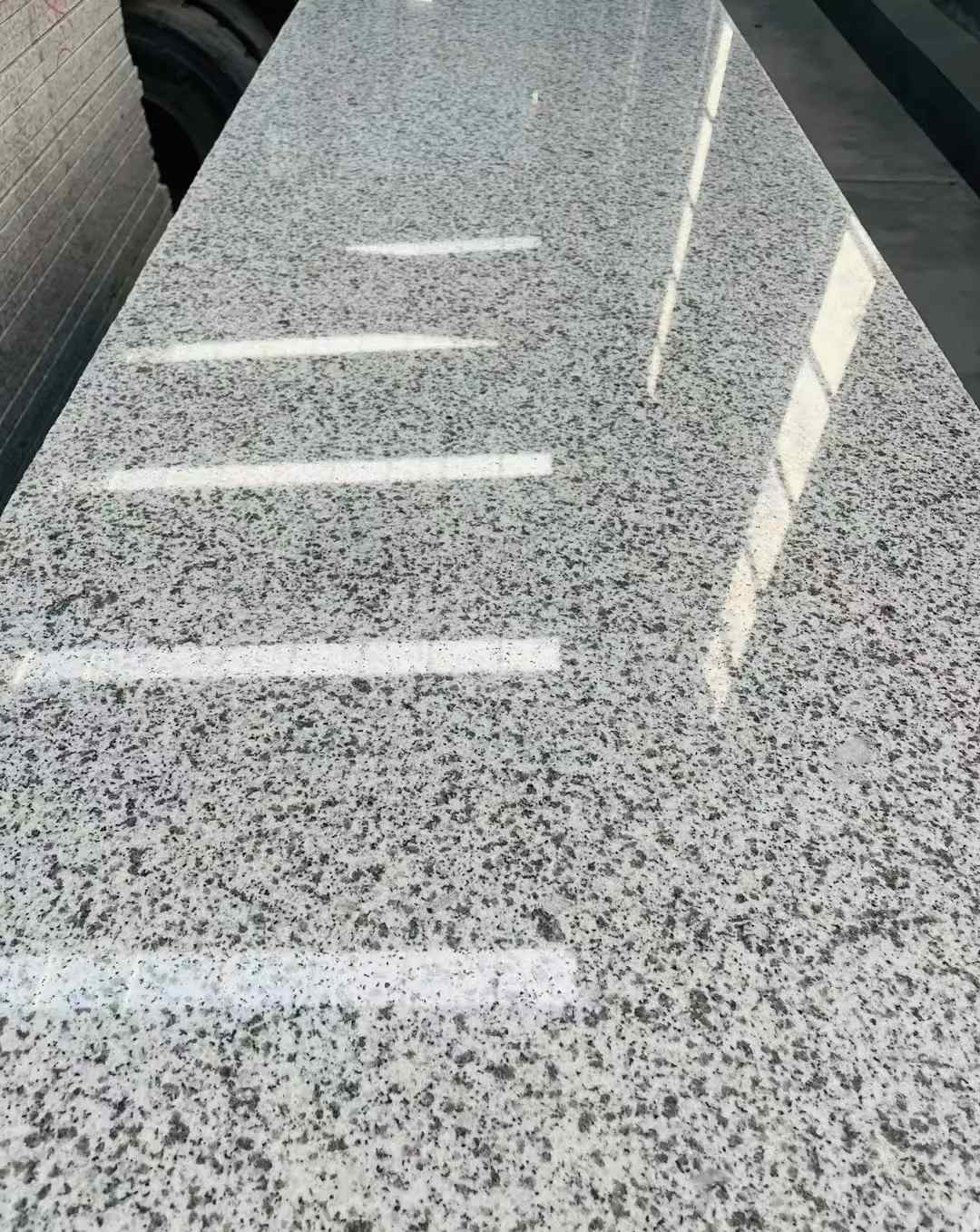 赣州 白麻花岗岩光面毛板