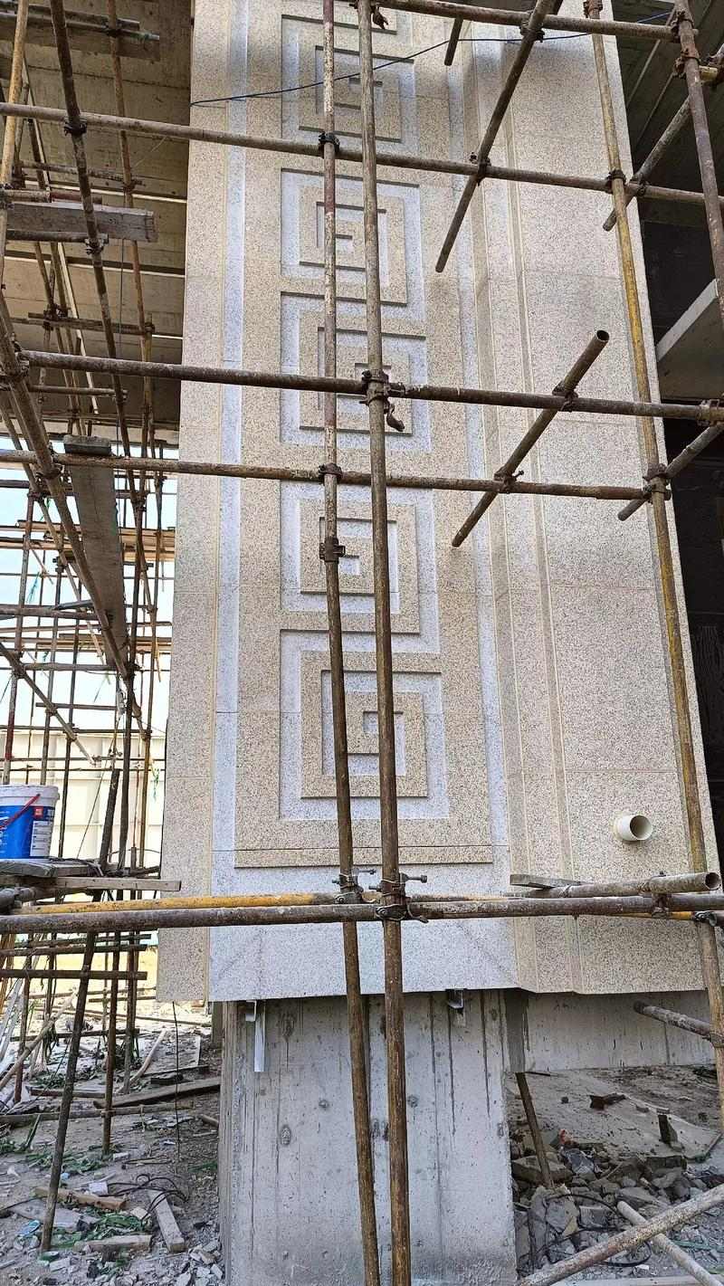 赣州 黄金麻花岗岩别墅外墙干挂回纹造型效果