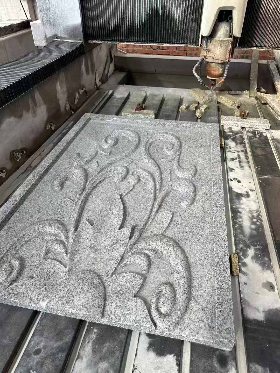 赣州 白麻别墅干挂雕花板