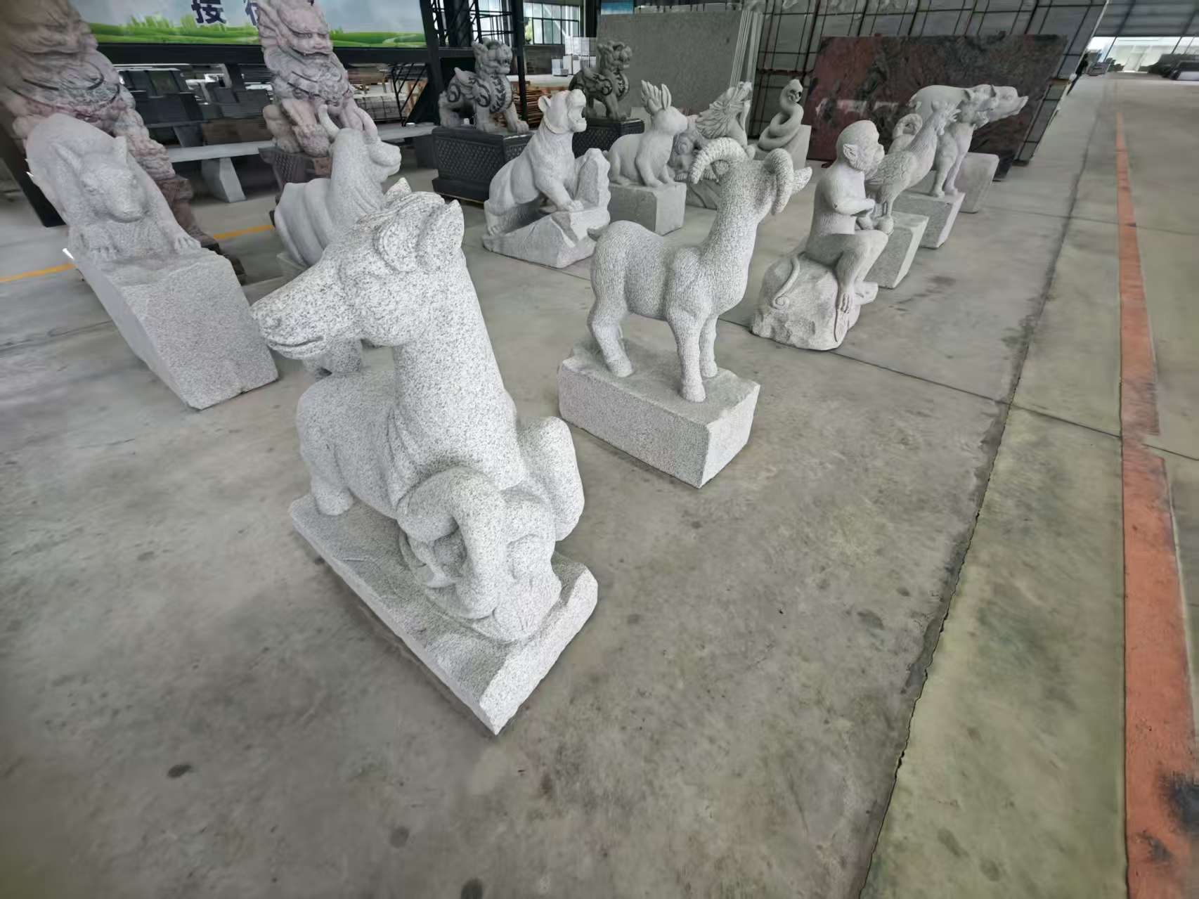 赣州 芝麻白花岗岩造型立体雕刻——十二生肖